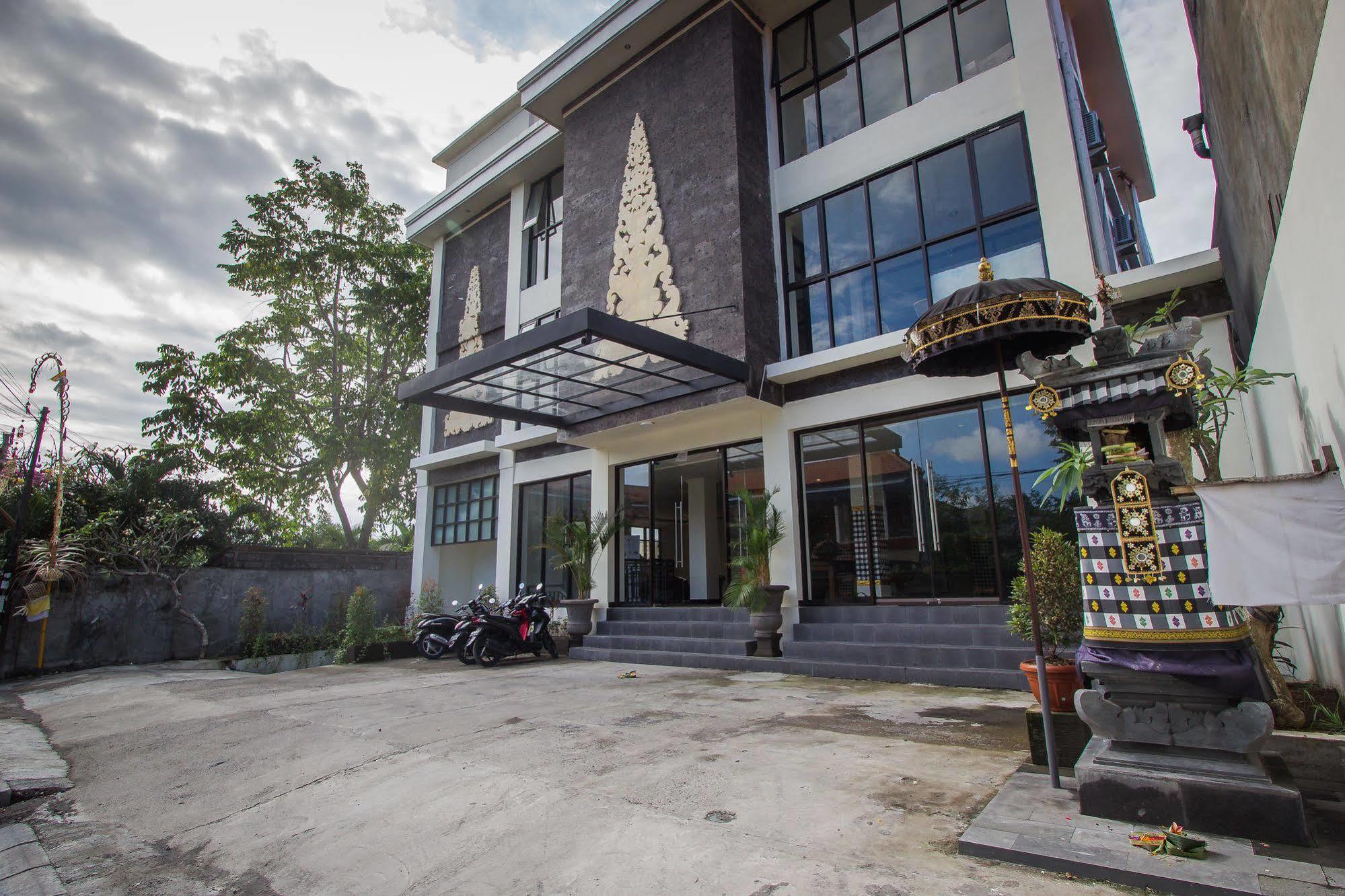 Ivanka Airport Inn Кута Экстерьер фото