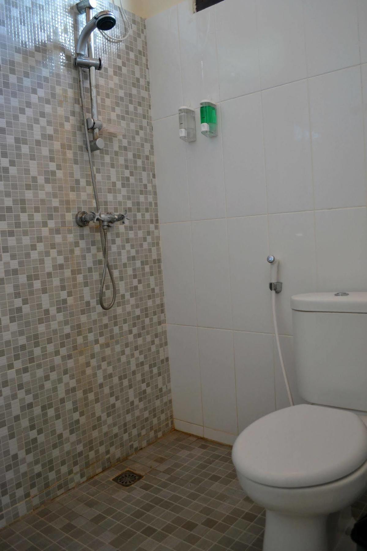 Ivanka Airport Inn Кута Экстерьер фото